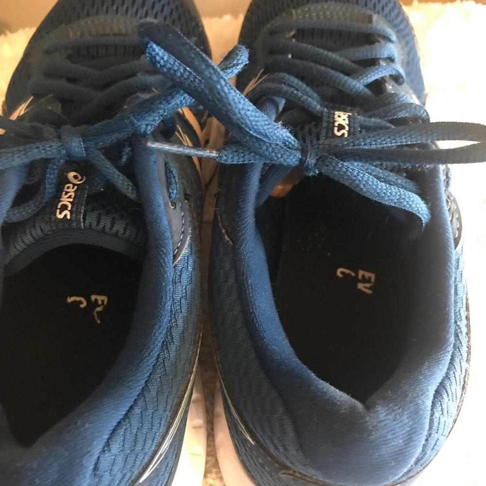 ASICS - Picture 4 of 7